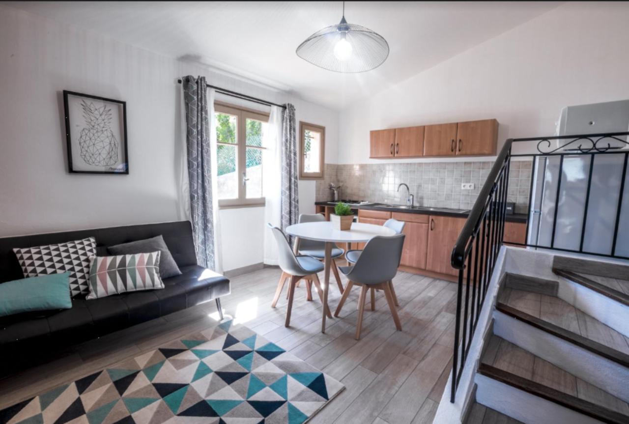 Petite Maison De Vacance Vue Le Lavandou